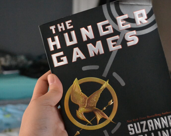 Cover of Hunger Games by Suzanne Collins.