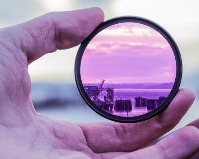 lens making the world look purple