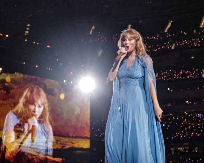 Taylor Swift performing The Folklore Set during The Eras Tour.