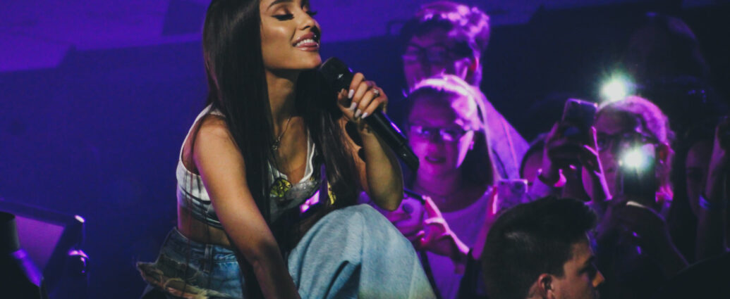Ariana Grande performing live in 2014.