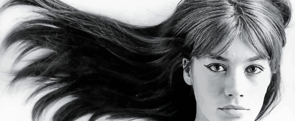 Black and white close up shot of Francoise Hardy
